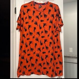 Spooky cat women’s nightgown